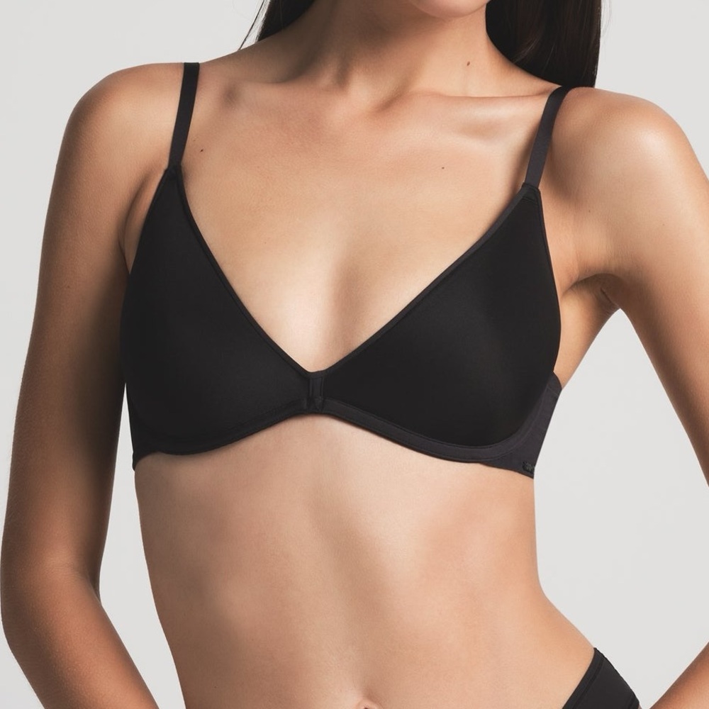 SKIMS Weightless Scoop Bra